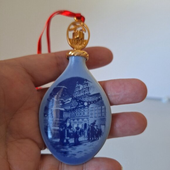 VINTAGE 1993 BING & GRONDAHL ANNUAL BLUE PORCELAIN CHRISTMAS DROP ORNAMENT - Picture 2 of 14
